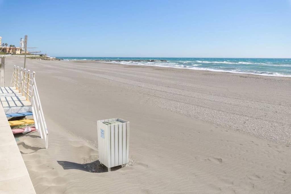 Beachfront Apartment Madrid 709 Torrox Luaran gambar